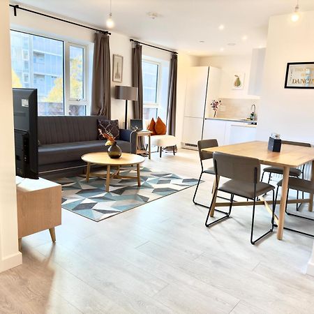 3Bedroom, 2Bathroom, Balcony,Luxury Flat Westfield London Bagian luar foto