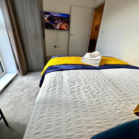 3Bedroom, 2Bathroom, Balcony,Luxury Flat Westfield London Bagian luar foto