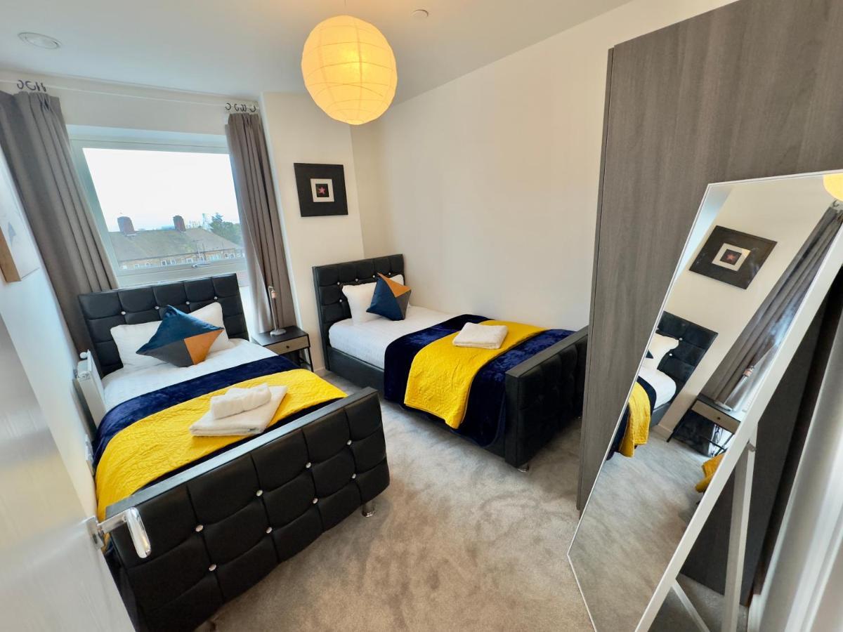 3Bedroom, 2Bathroom, Balcony,Luxury Flat Westfield London Bagian luar foto