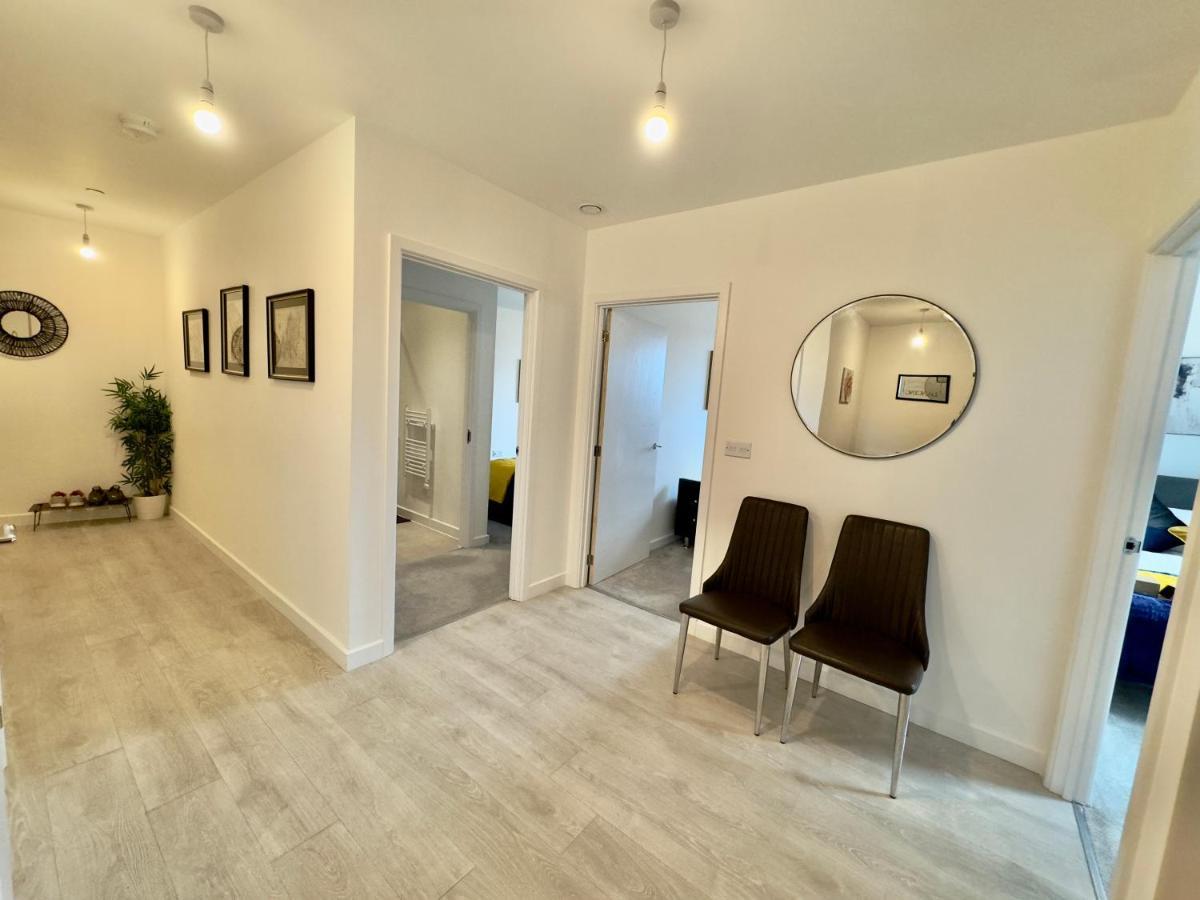 3Bedroom, 2Bathroom, Balcony,Luxury Flat Westfield London Bagian luar foto