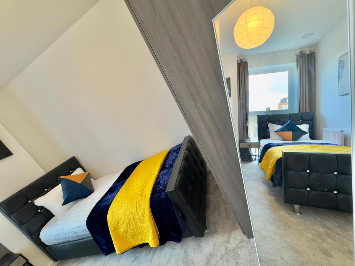 3Bedroom, 2Bathroom, Balcony,Luxury Flat Westfield London Bagian luar foto