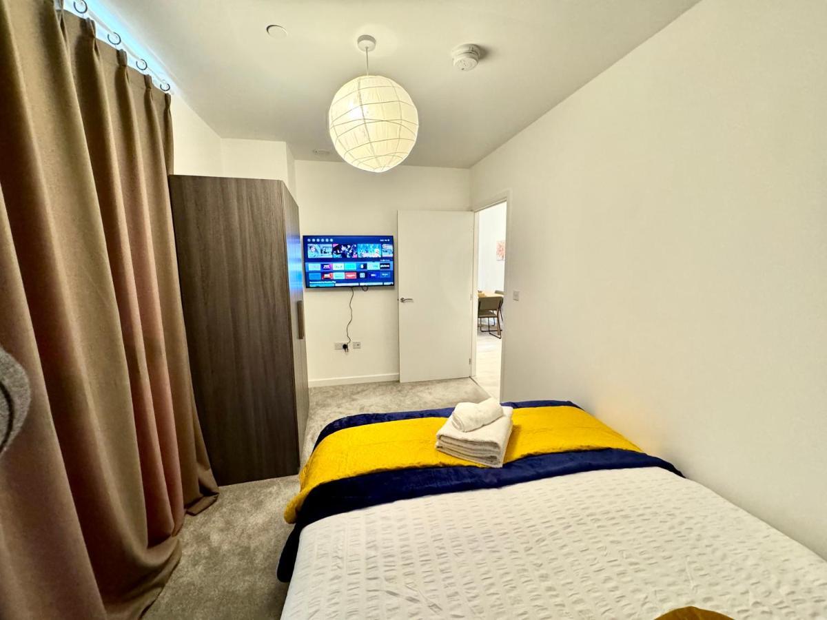 3Bedroom, 2Bathroom, Balcony,Luxury Flat Westfield London Bagian luar foto