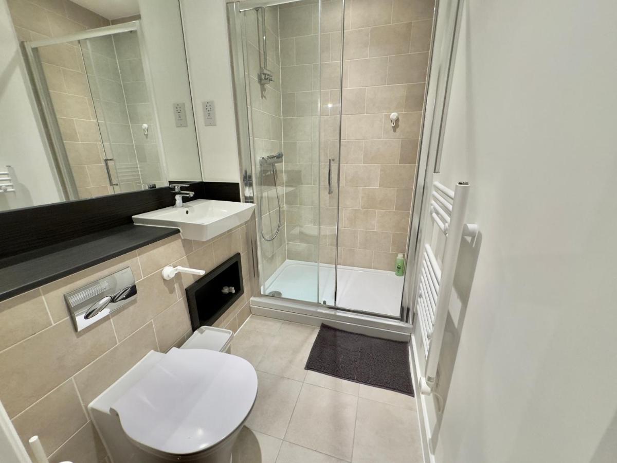 3Bedroom, 2Bathroom, Balcony,Luxury Flat Westfield London Bagian luar foto