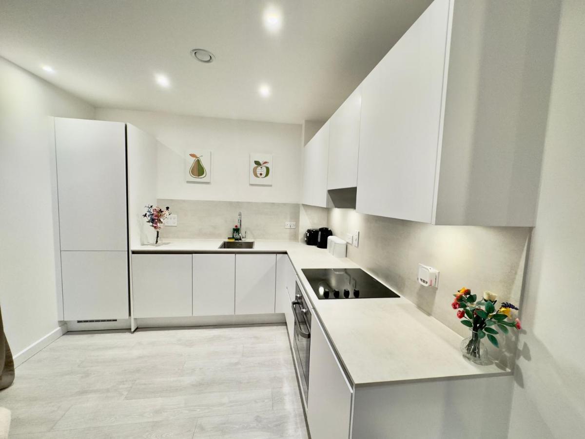 3Bedroom, 2Bathroom, Balcony,Luxury Flat Westfield London Bagian luar foto
