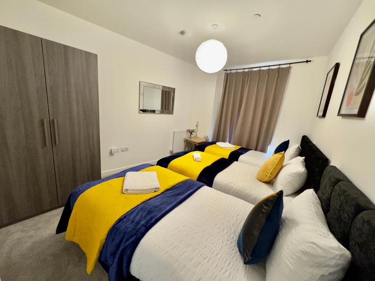 3Bedroom, 2Bathroom, Balcony,Luxury Flat Westfield London Bagian luar foto