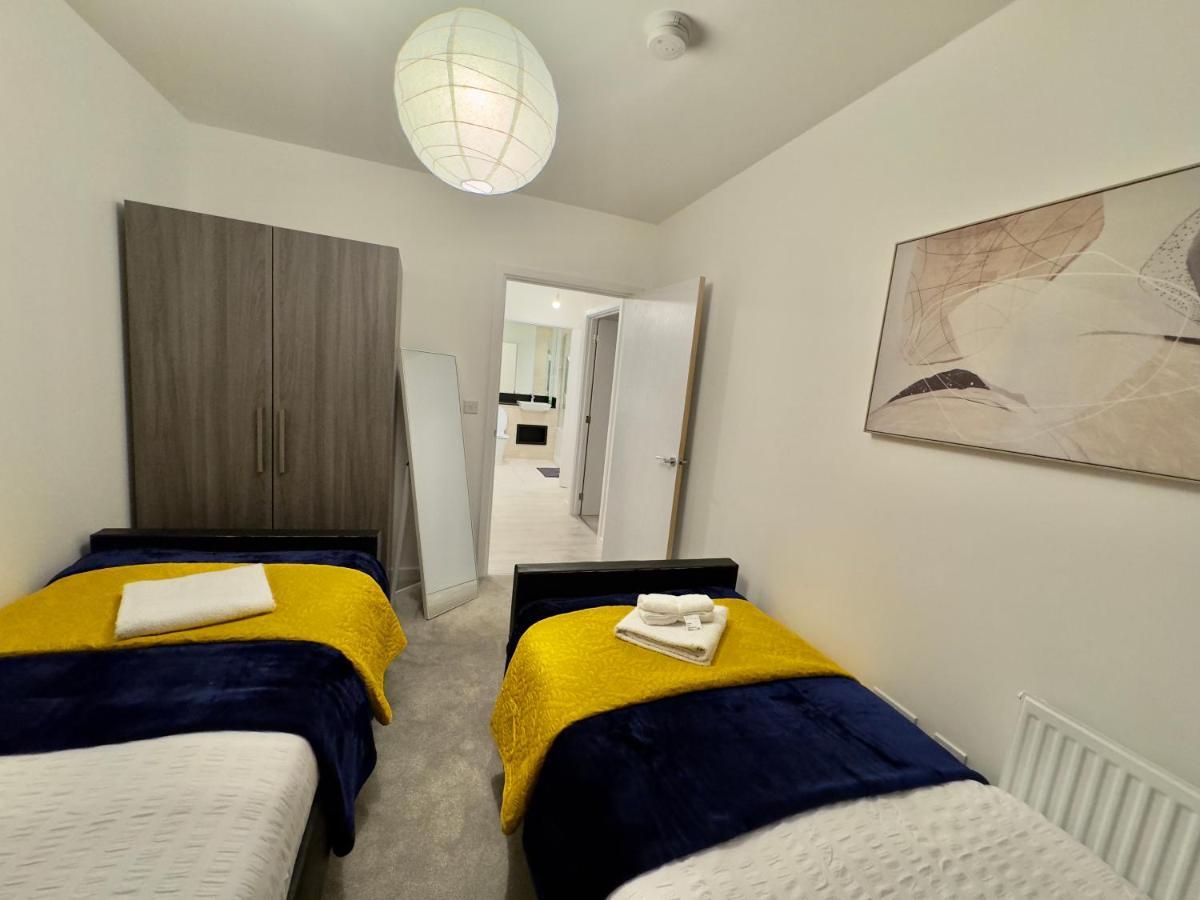 3Bedroom, 2Bathroom, Balcony,Luxury Flat Westfield London Bagian luar foto