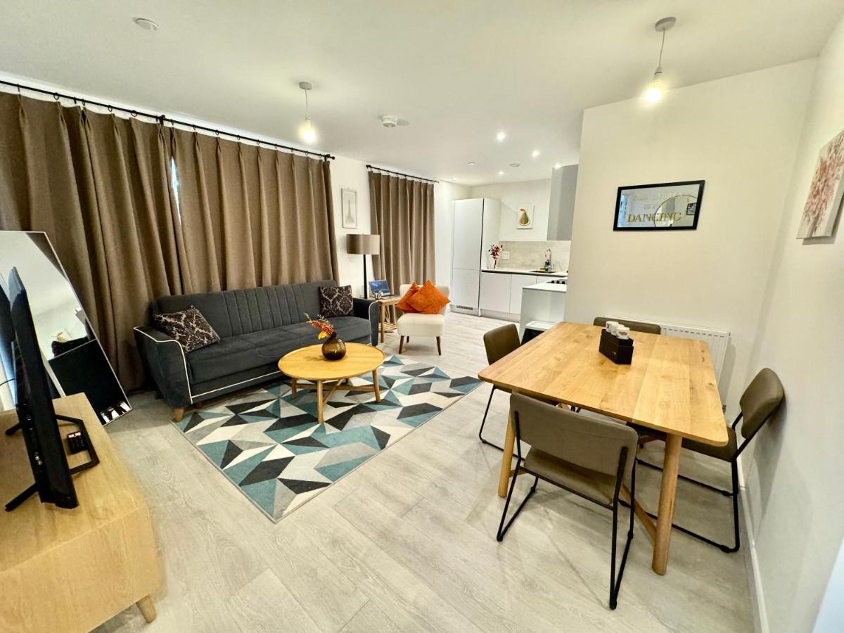 3Bedroom, 2Bathroom, Balcony,Luxury Flat Westfield London Bagian luar foto