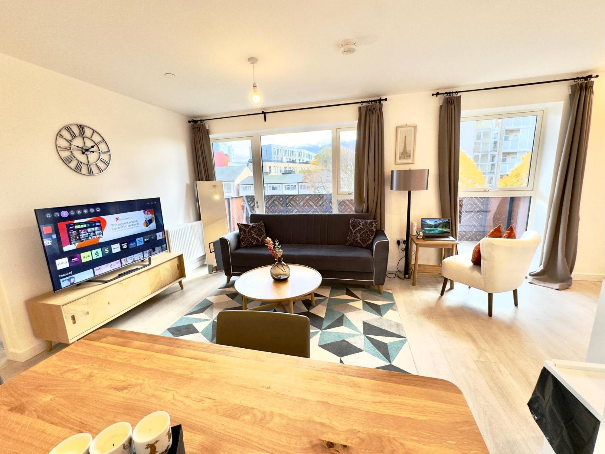 3Bedroom, 2Bathroom, Balcony,Luxury Flat Westfield London Bagian luar foto